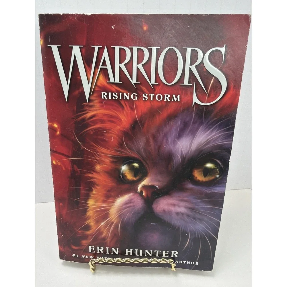 Warriors #4: Rising Storm (Warriors: The Prophecies Begin) - Paperback - GOOD